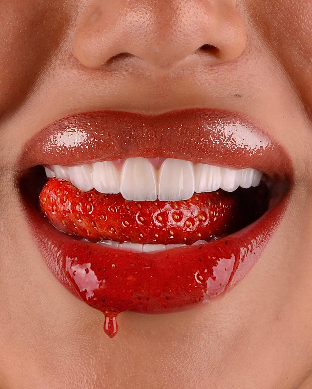 Strawberry smile campaign at Sari's Clinic